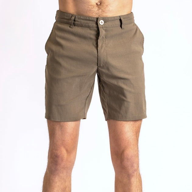 Front view of a man in åäö’s Shorts in Dusty Desert, showcasing their timeless design and perfected fit.